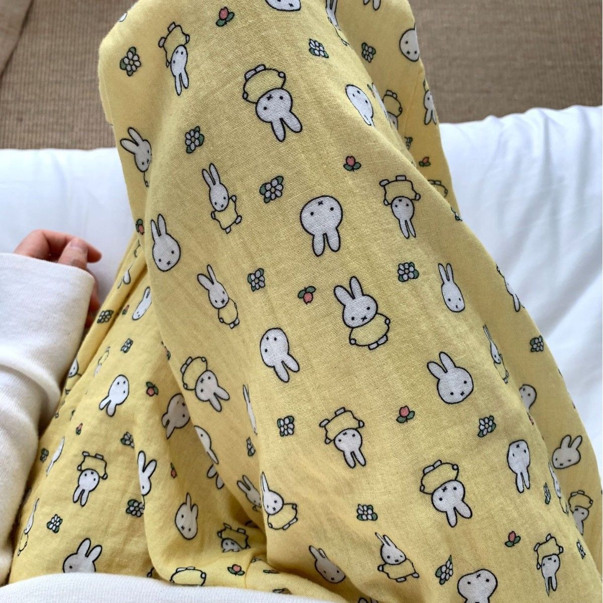 Gelbe Miffy-Pyjamahose aus 100 – Baby Nursery Yellow Bewertung und Preis